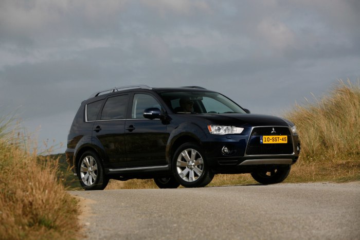 Mitsubishi Outlander 2011