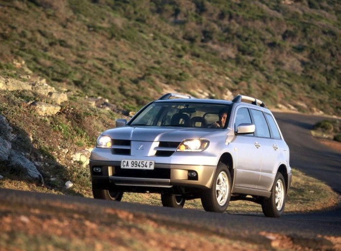 Mitsubishi Outlander 1
