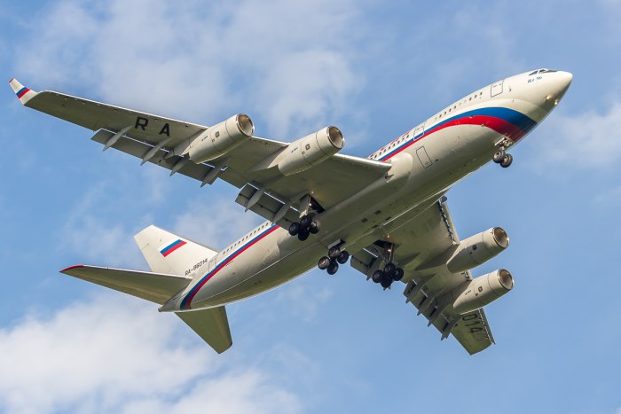 Ил-96 300 пассажирский самолёт