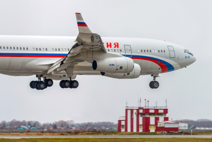 Самолёт ил-96-300