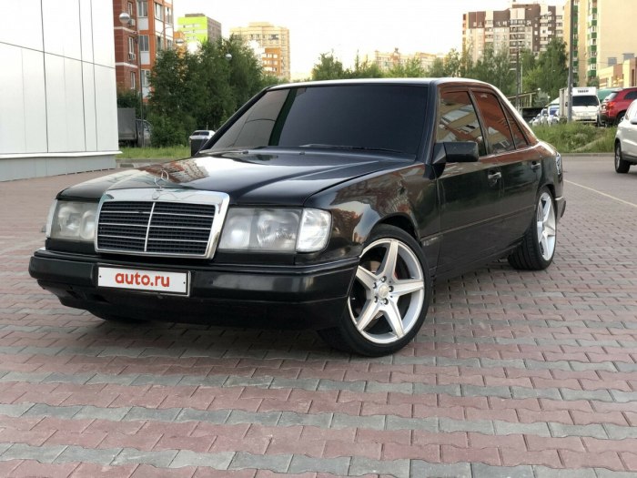 Мерседес 124 черный