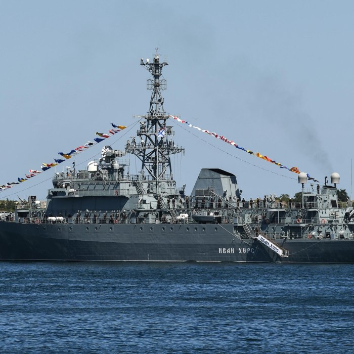 Эсминец DDG-105
