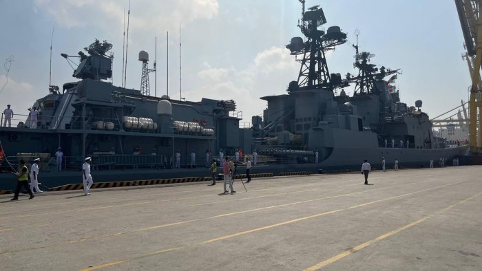 Эсминец Адмирал Пантелеев