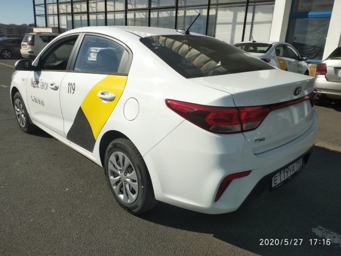 Kia Rio 2022 под такси