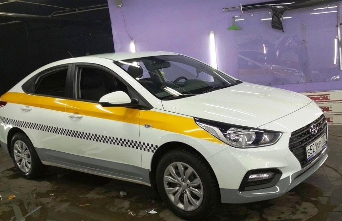 Hyundai Solaris taksi белый