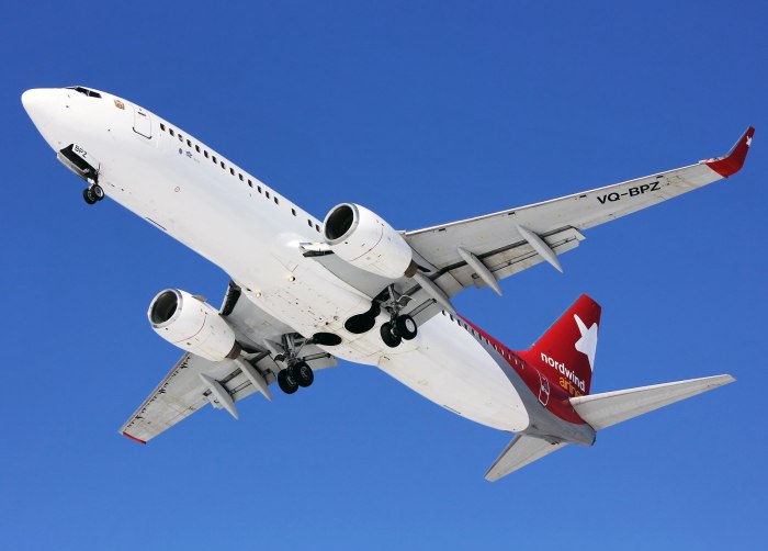 Самолёт Боинг 737-800 Северный ветер