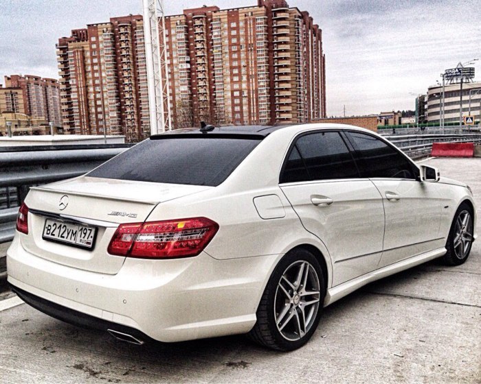 Mercedes Benz e212