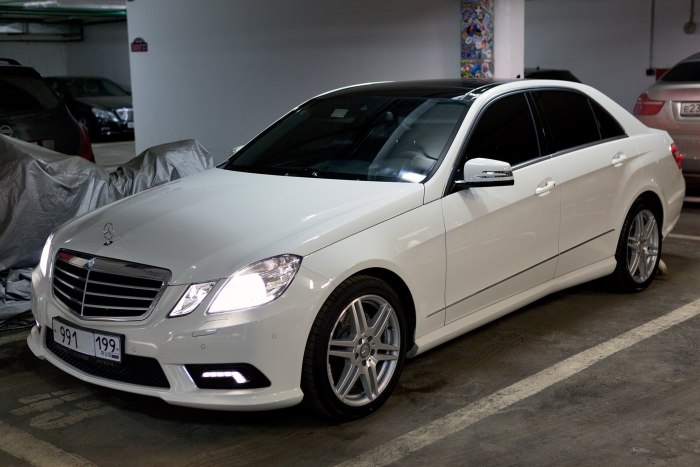 Mercedes е 212