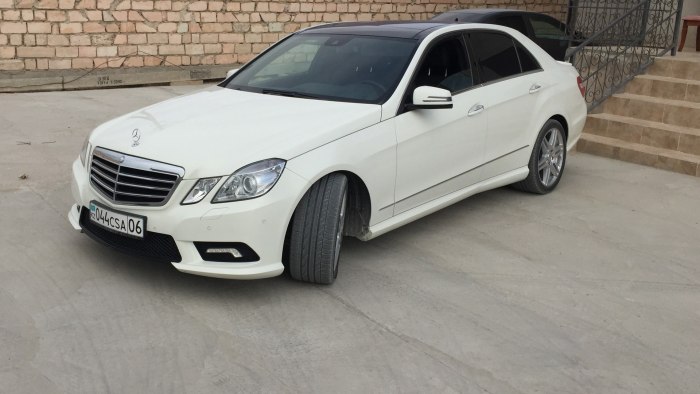 Mercedes Benz e212