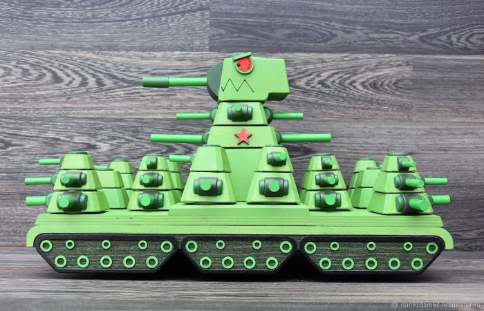 Кв-44 танк игрушка