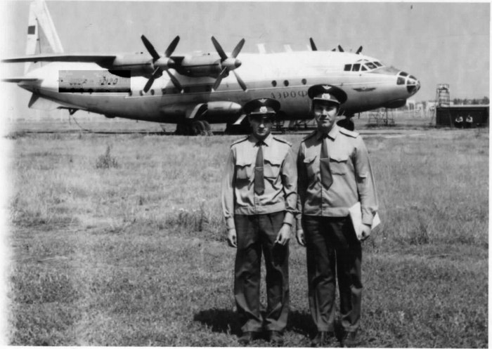 Военный самолет ан10
