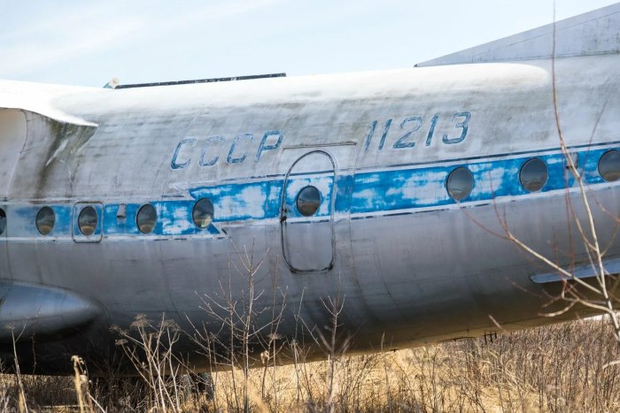 АН-10 пассажирский самолёт