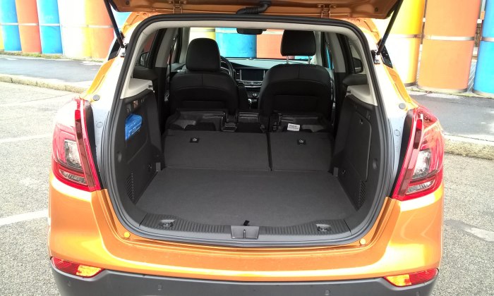 Opel Mokka внутри багажник
