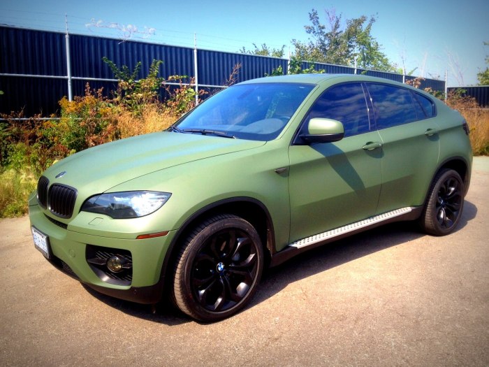 BMW x6 хаки
