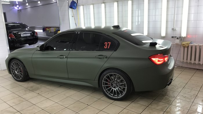 BMW f30 зеленая матовая