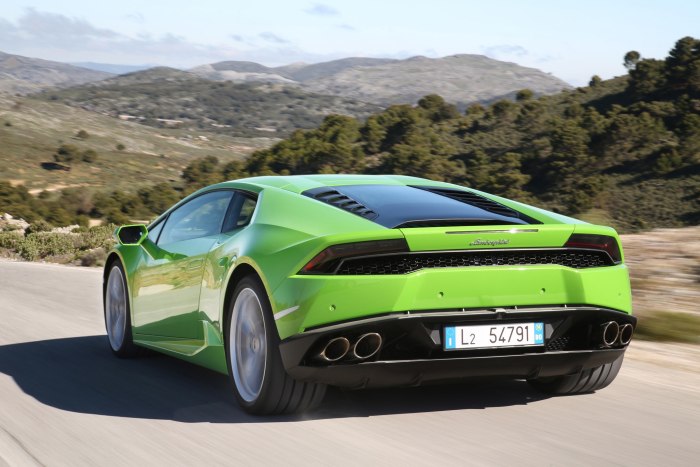 Lamborghini Huracán сзади