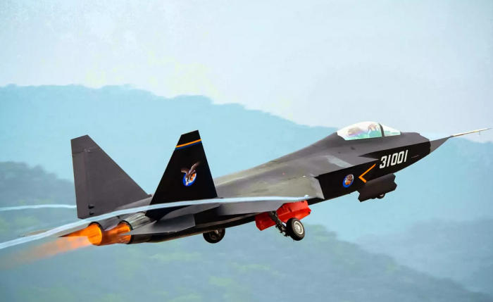 Китайский стелс-истребитель j-31