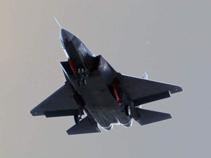Китайский истребитель 5 поколения j-31