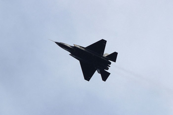 Китайский истребитель 5 поколения j-31