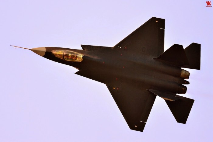 Китайский стелс-истребитель j-31