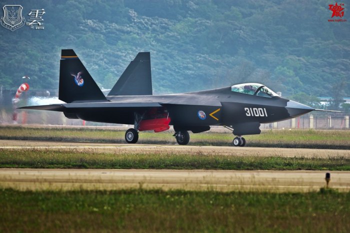 Китайский истребитель 5 поколения j-31