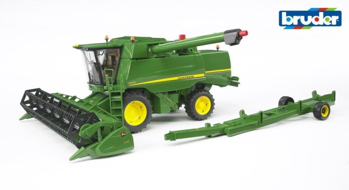 Комбайн Bruder John Deere