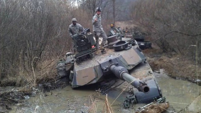 Танк застрял