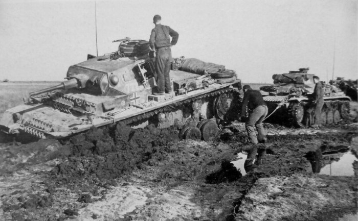 Немецкая техника в грязи в 1941