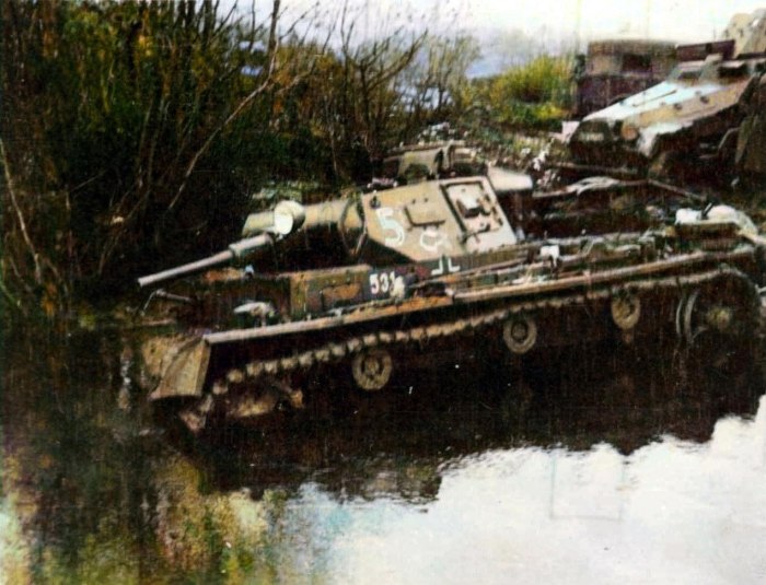 Немецкие танки в грязи 1941