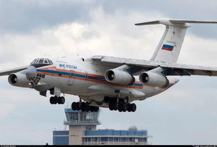 Самолёт ил-76 МЧС