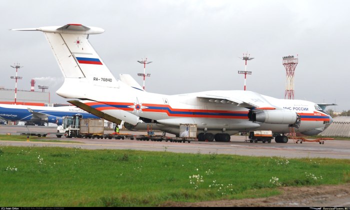 Аэропорт Полярный самолёты АЛРОСА