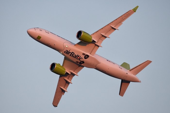 Bombardier cs300