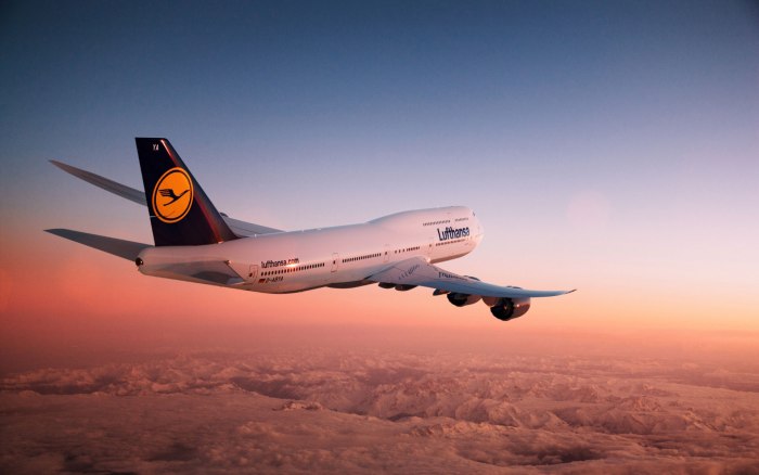 Самолёт Боинг 747. Lufthansa