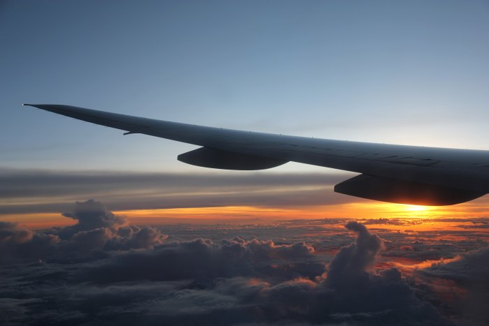 Длинный самолет