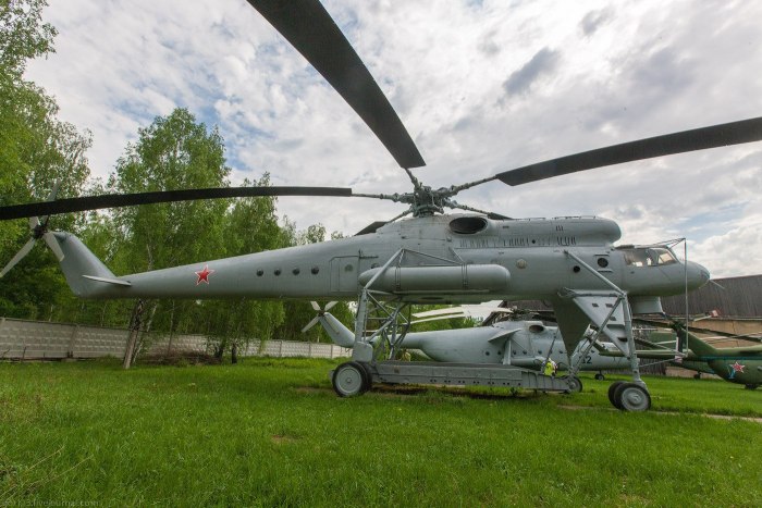 Транспортный вертолет ми-10к