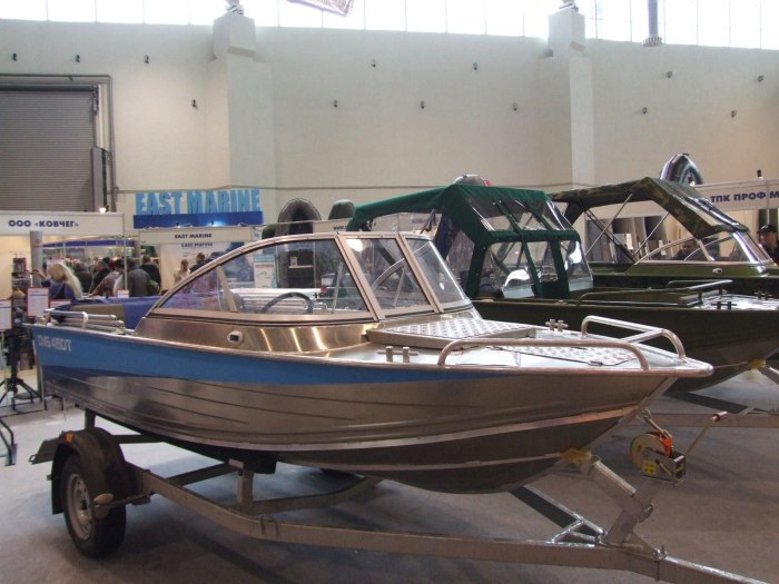 Лодка ДМБ 370 Дельта