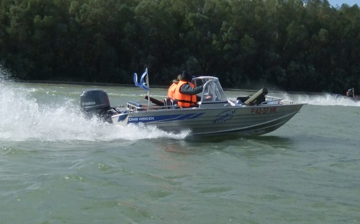 ДМБ 530 катер