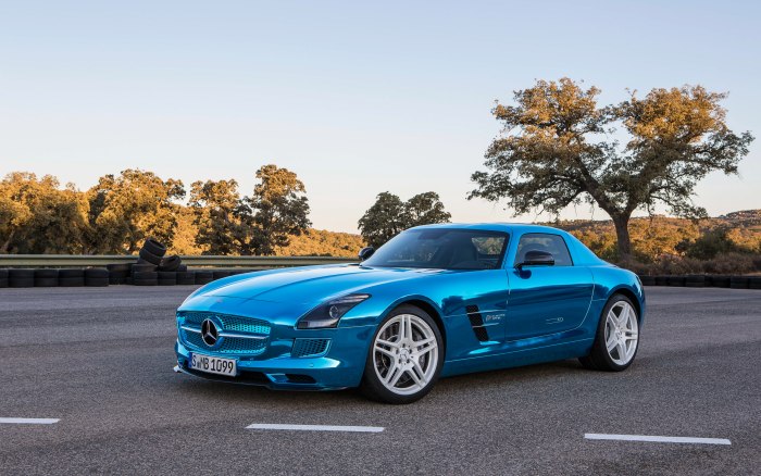Mercedes-Benz SLS AMG зеленый