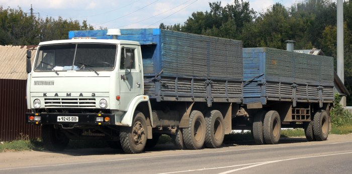 КАМАЗ бортовой старый 5320
