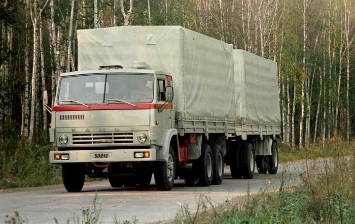 КАМАЗ 53212 С прицепом