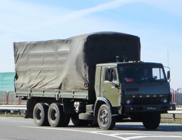 КАМАЗ 5320 бортовой тентованный