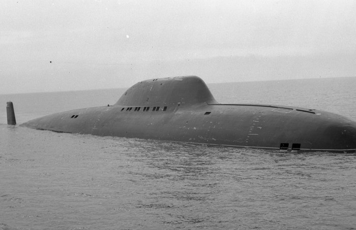 705 Лира