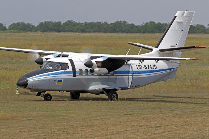 Let l-410 Turbolet