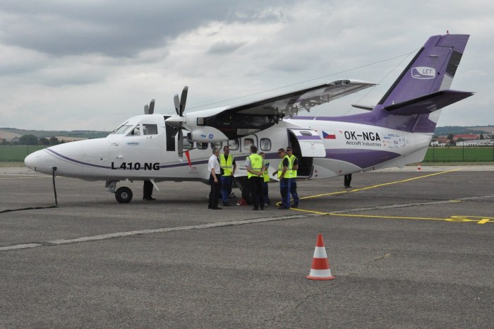 Let l-410 Turbolet самолет