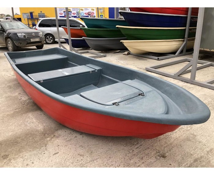 Стеклопластиковая лодка Navigator 390