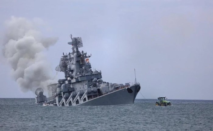 Флагман ЧФ ракетный крейсер Москва