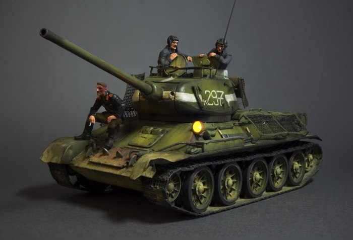 Сборная модель танк т-34-85