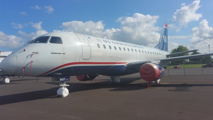 EMB-170 самолет