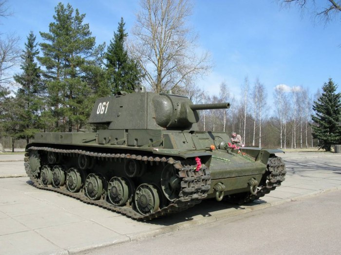 Советский танк кв-1