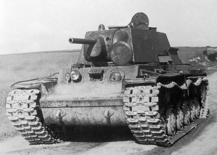 Советский танк кв-1